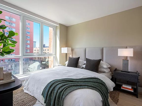 4th image of 251 E 2nd St #7C