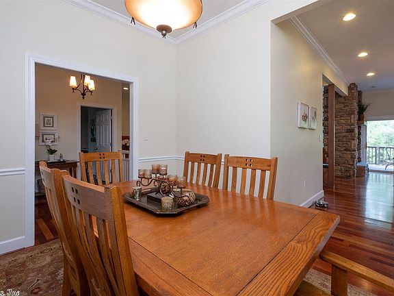 5th image of 17 Briar Patch Ct