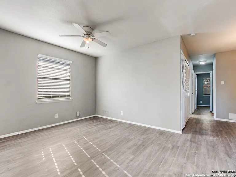 5830 Castle Yard — Photo 7