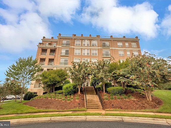 2nd image of 820 Belmont Bay Dr APT 106