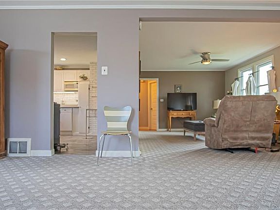 3rd image of 183 Claremont Ave