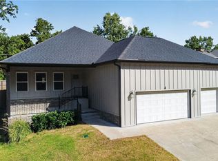 4 Clovelly Ln, Bella Vista, AR 72715