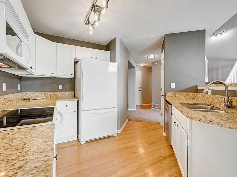 9725 Canberra Ct — Photo 8