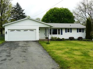 5841 Durham Ln, East Syracuse, NY 13057