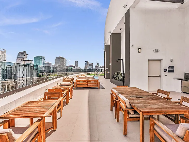 225 N Miami Ave #27-ID1537393P — Photo 32