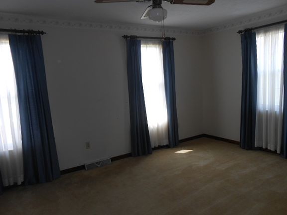 4th image of 6425 Charlies Dr