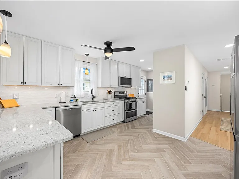 7024 Calvert Ave #B — Photo 25