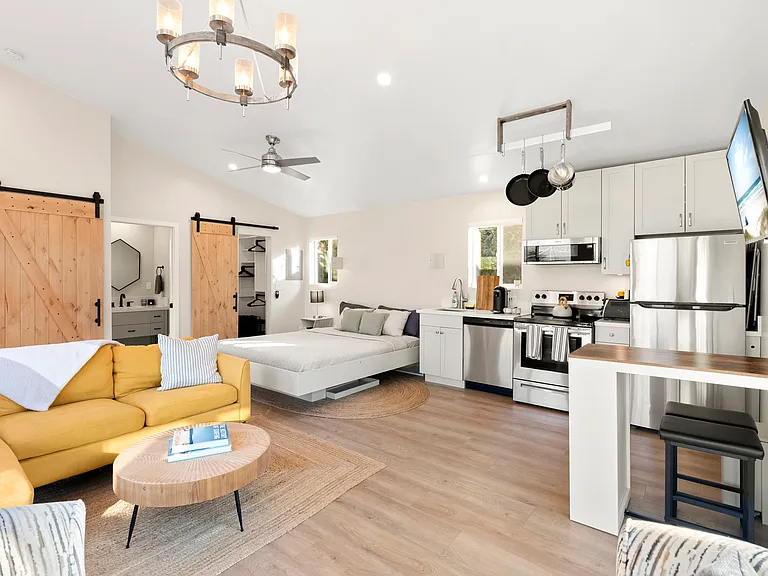 7717 Romeria St — Photo 17