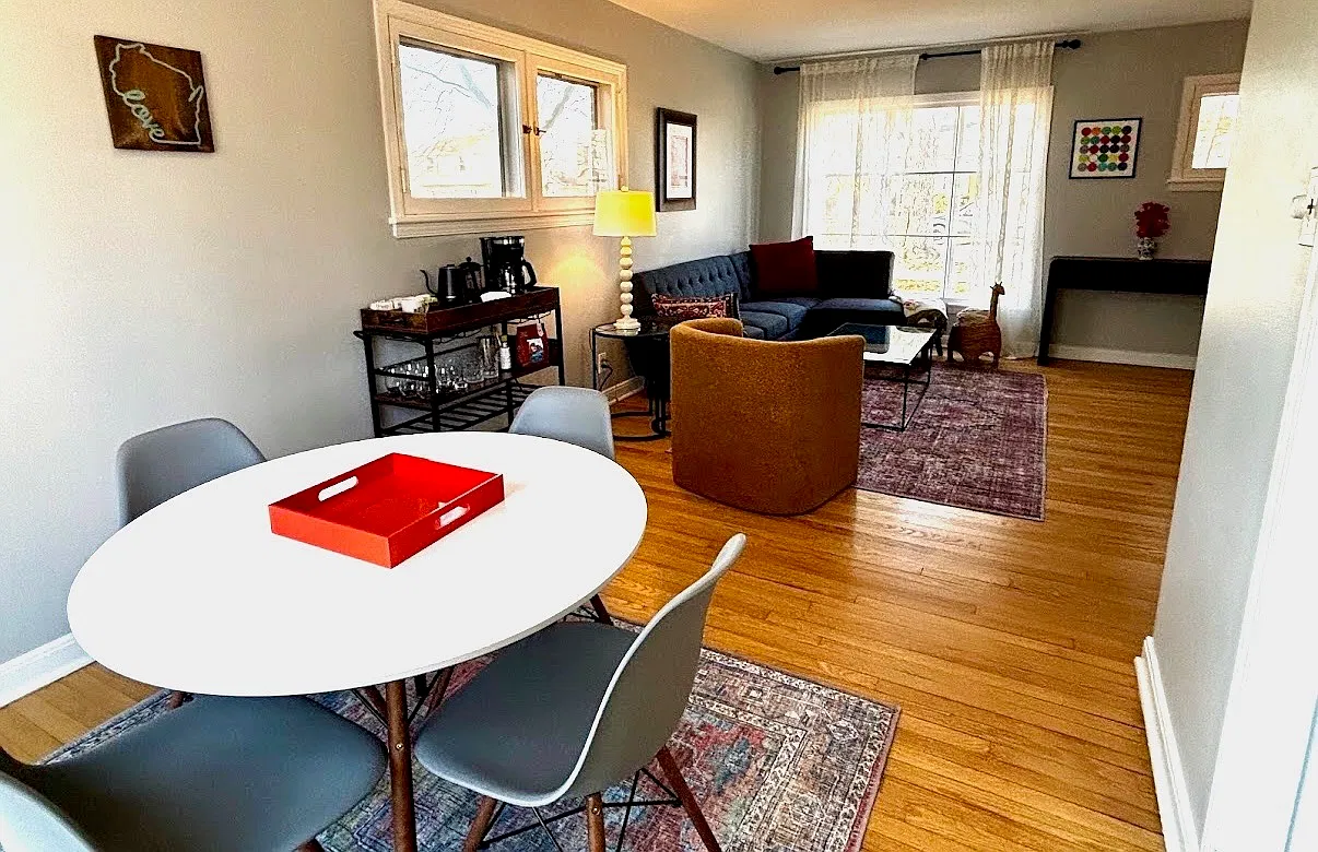 3 bed, 1.5 bath, 1100 sqft, $2,600 — Photo 4