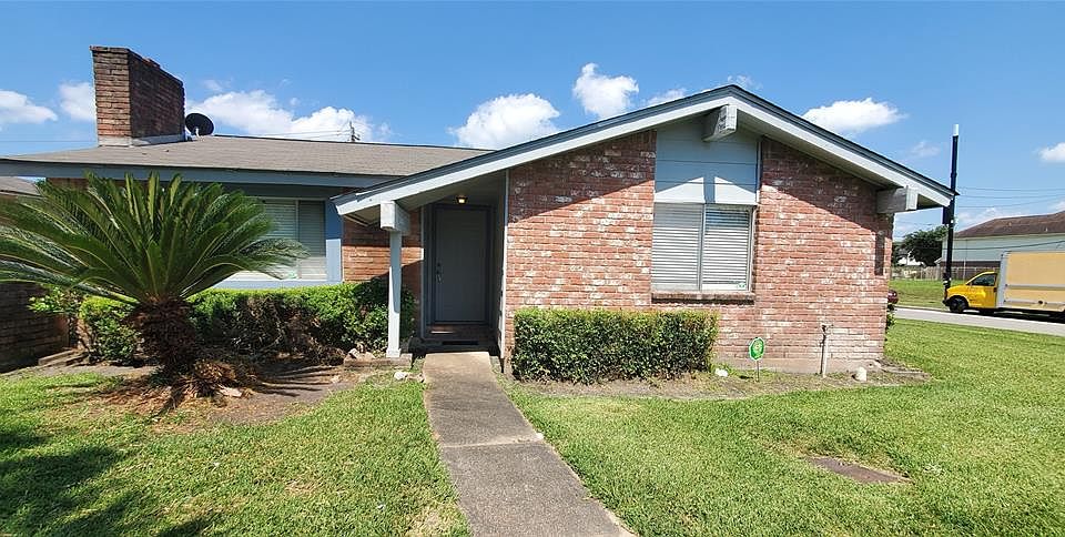 1st image of 13183 Clarewood Dr