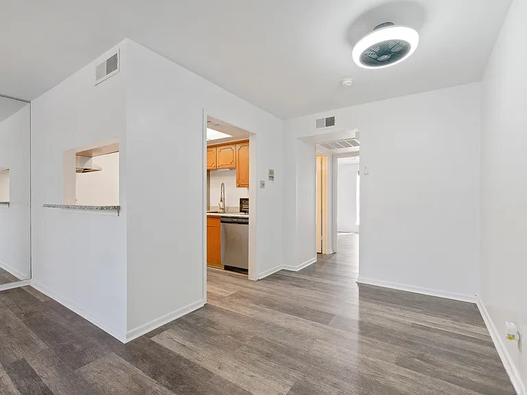 8401 N New Braunfels Ave #240 — Photo 15