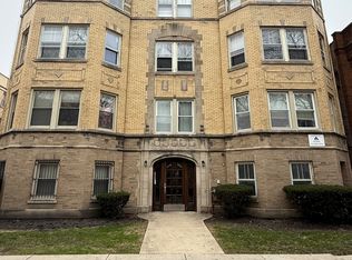 6320 N Artesian Ave #204, Chicago, IL 60659
