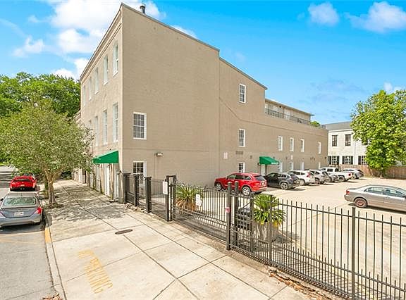 2nd image of 3400 Magazine St Unit 15