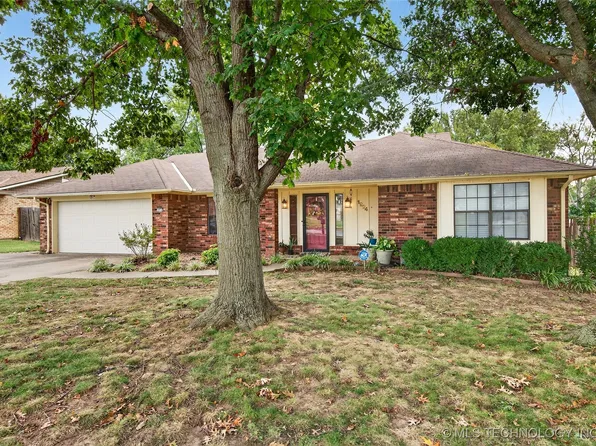 1924 Limestone Rd, Bartlesville, OK 74006