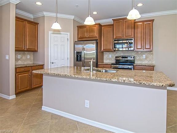 3rd image of 23601 Alamanda Dr Unit 203