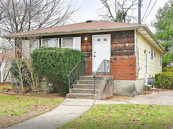 2nd image of 2125 1st Ave