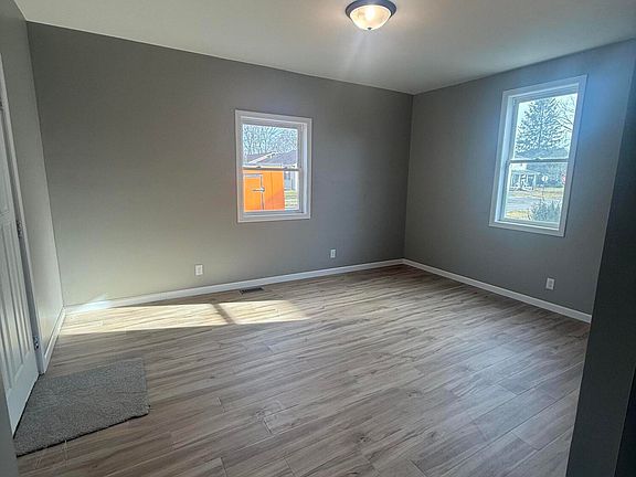 3rd image of 115 S Vine St