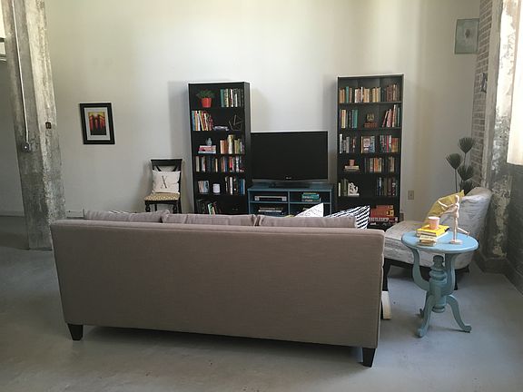 4th image of 650 Glen Iris Dr NE