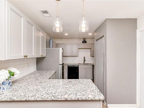 4th image of 4118 Latimer Ln