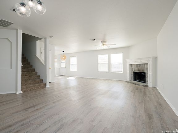 5th image of 3938 Bulverde Pkwy