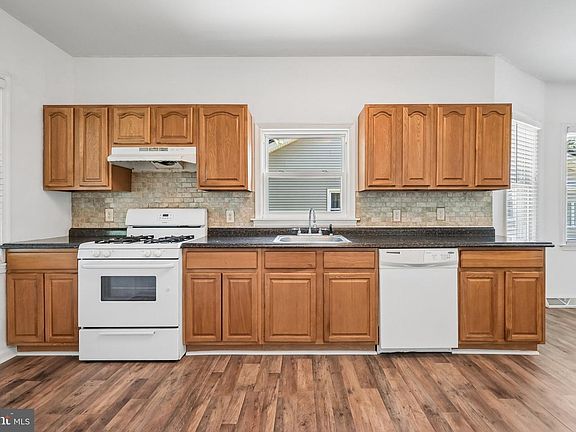 4th image of 311 Hazel Ave