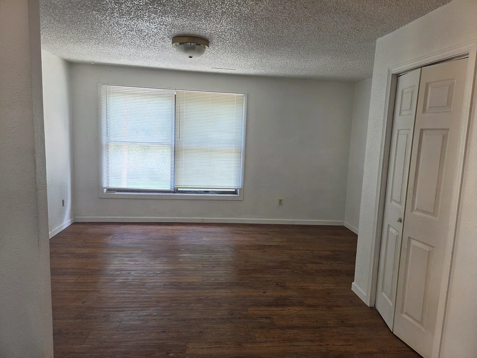 2 bed, 750 sqft, $950 — Photo 3