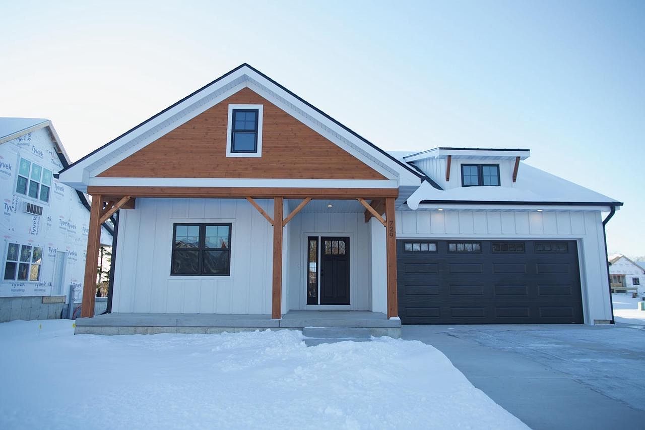 729 Spruce St, Sauk City, WI 53583 Zillow