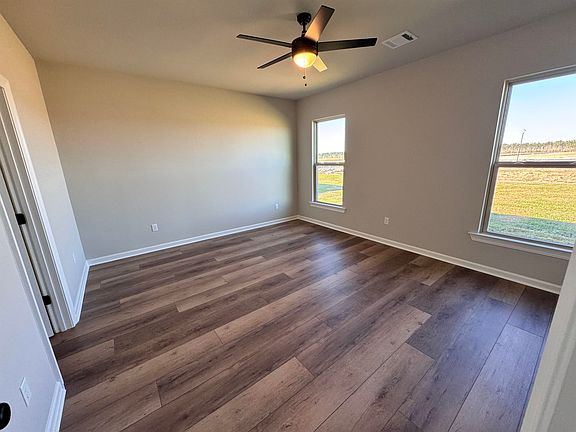 2nd image of 1492 Hamlet Ln