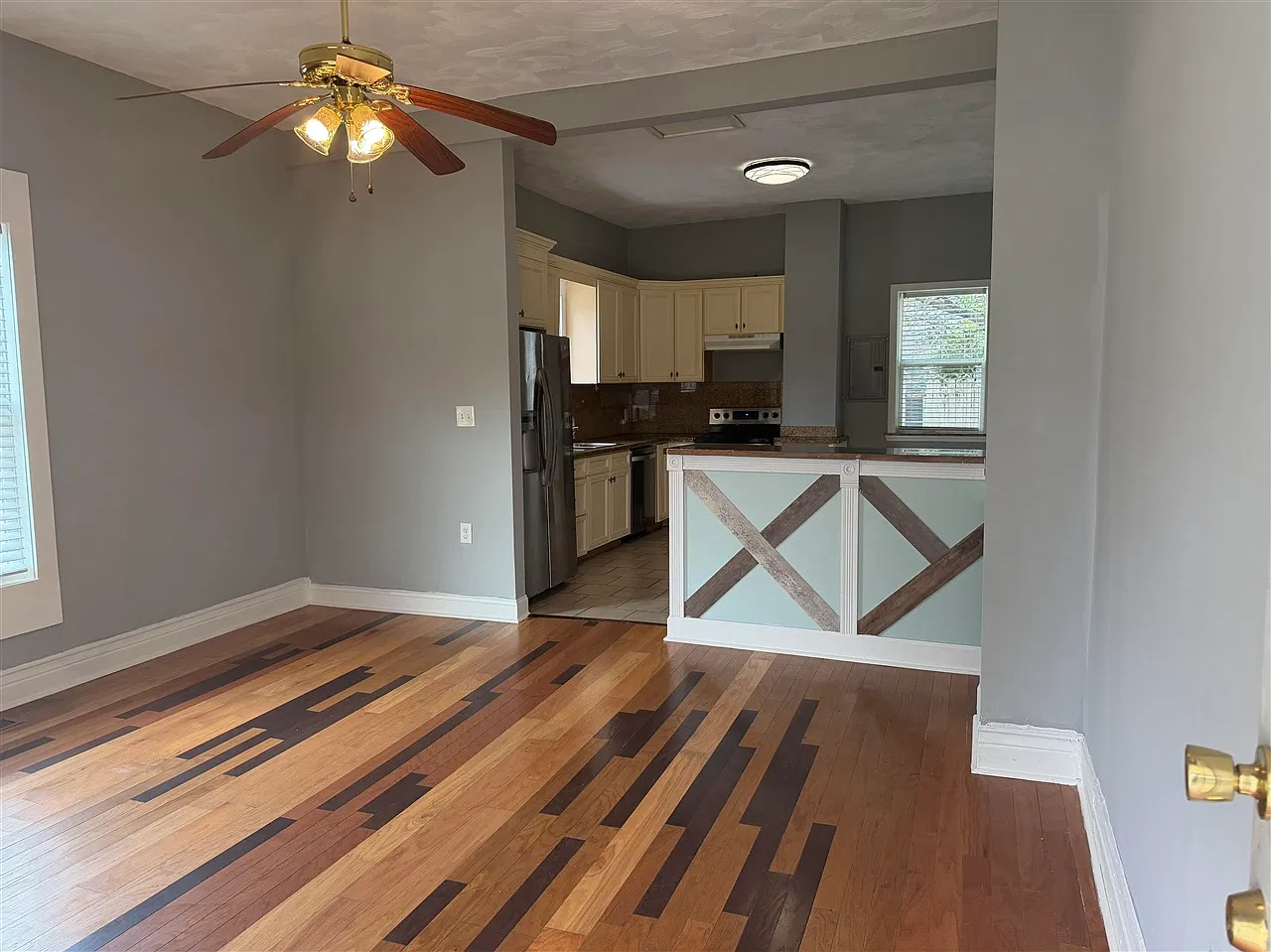 3 bed, 1352 sqft, $1,350 — Photo 2