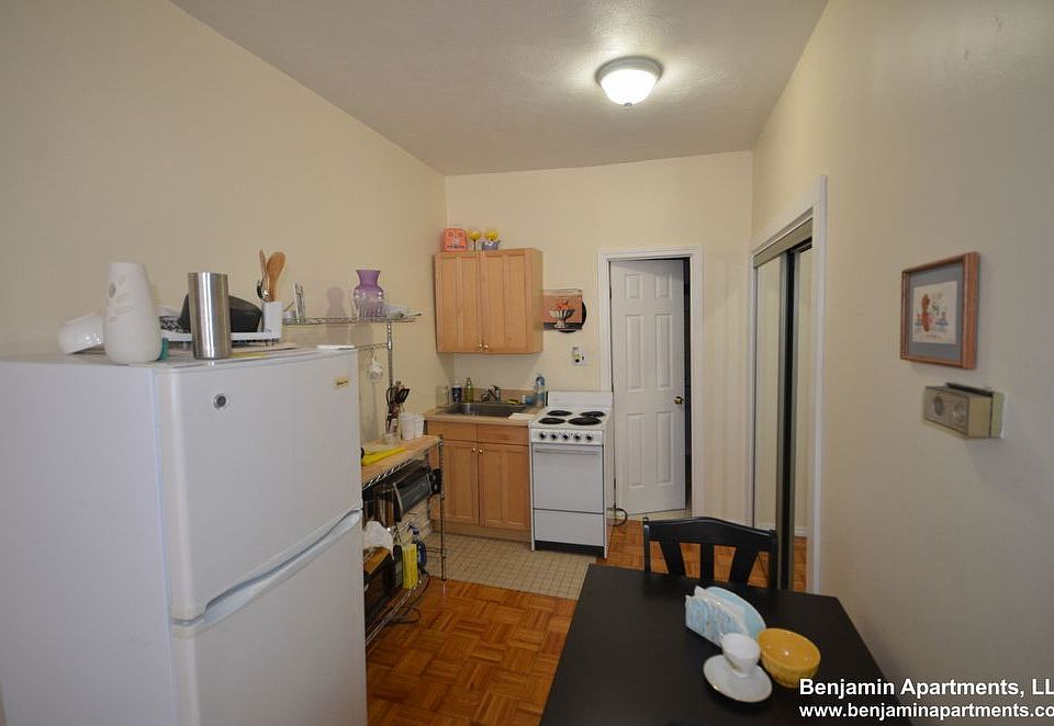 2nd image of 38-42 Anderson Pl #12F