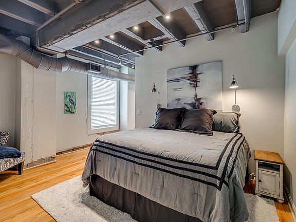 4th image of 223 S Grand St #304