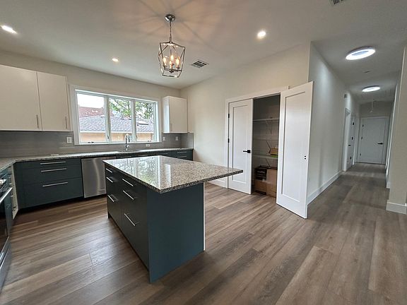 5th image of 367 Belfield Ave #1