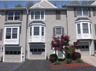 249 Fieldbrook Dr, Canonsburg, PA 15317