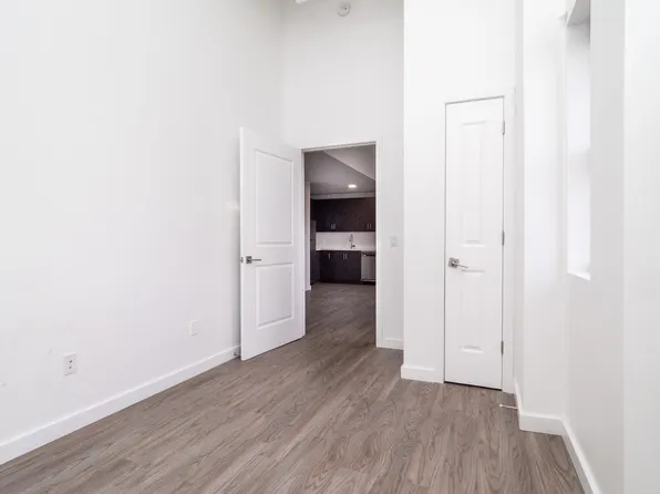 201 Cornelison Avenue image 15 of 17