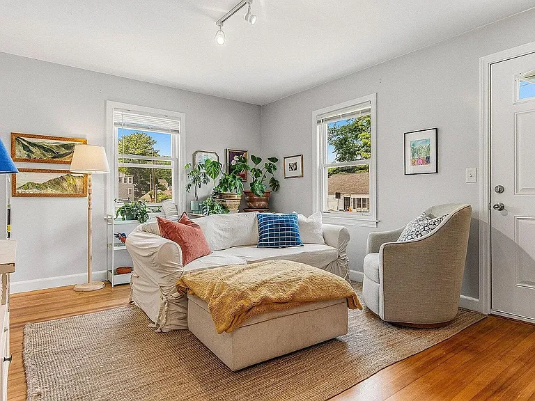 10 Dismukes St — Photo 11