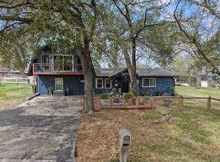 281 N Shady Oaks Dr, Pointblank, TX 77364