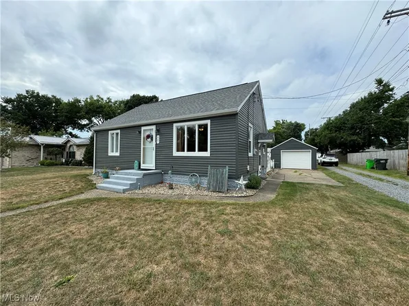 407 W 15th St, Dover, OH 44622