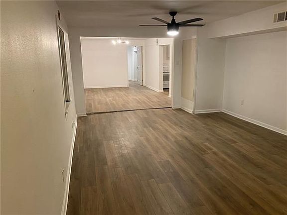 2nd image of 4311 Fontainebleau Dr Unit B