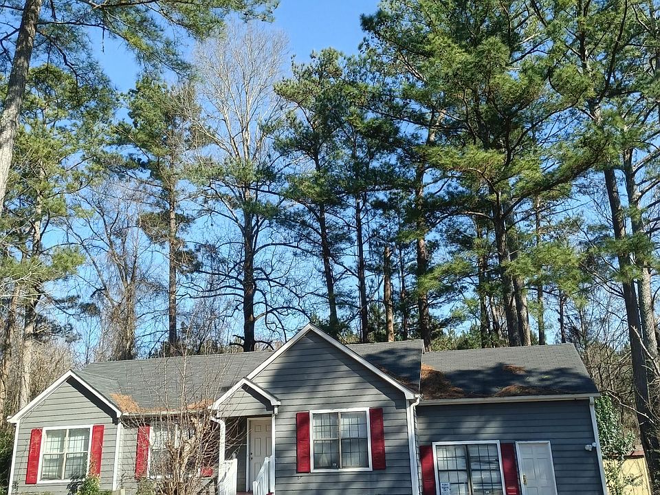 House with separate entrance to the Den