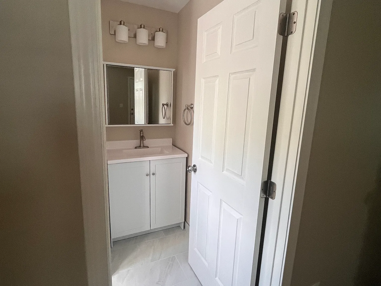 2 bed, 1200 sqft, $850 — Photo 3
