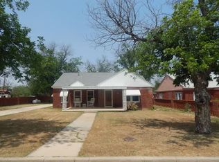 302 Hamilton Ave, Ballinger, TX 76821