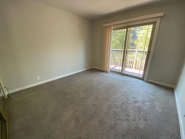 Farm Hill Manor — Photo 18