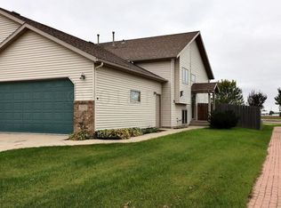 2803 Wheatland Dr S, Fargo, ND 58103