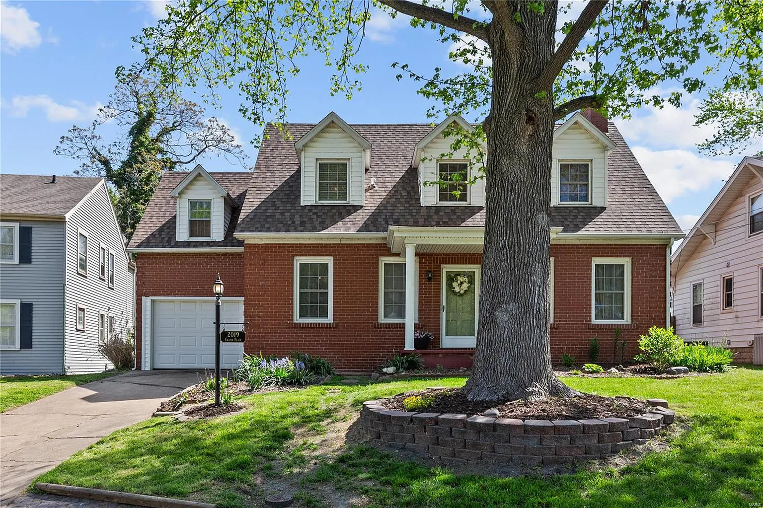 2019 Chapin Pl photo 1