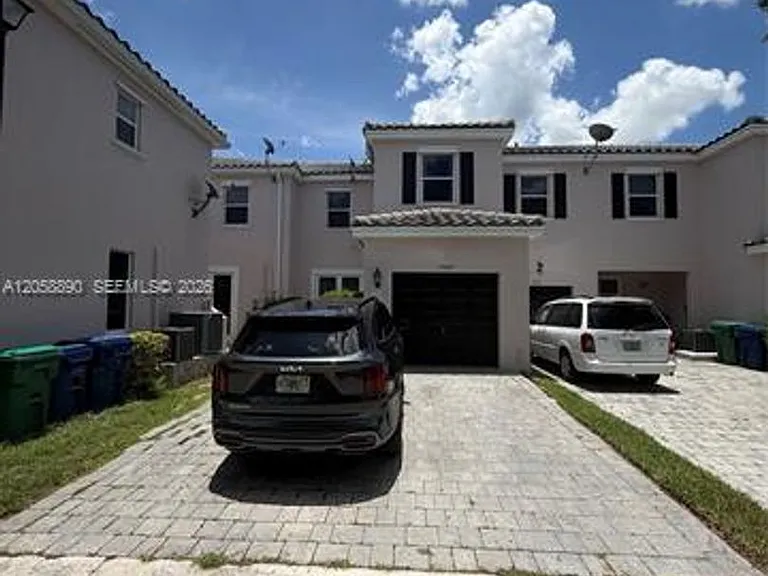 17089 SW 93rd St #Townhouse 17089 — Photo 5