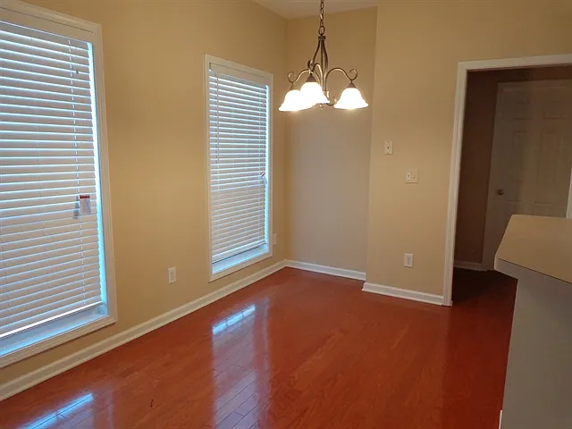 4 bed, 2.5 bath, 2053 sqft, $2,595 — Photo 4