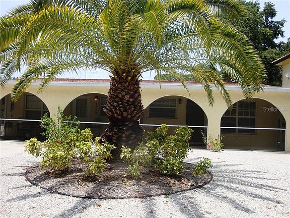 2nd image of 420 Palmetto Ct #C