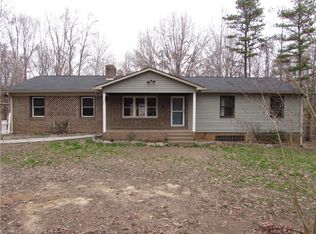 321 Captain Dr, Lexington, NC 27295