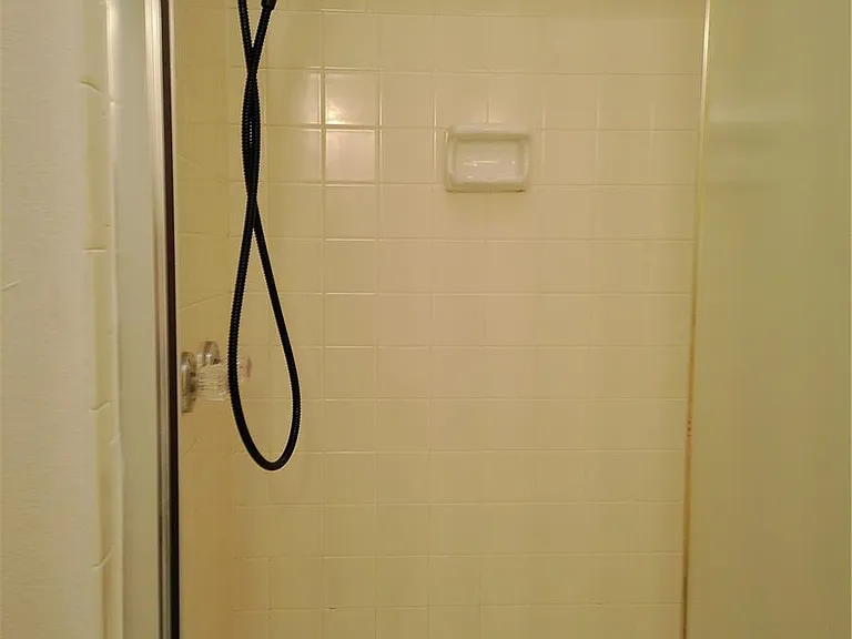 6815 Ravencrest Dr — Photo 26