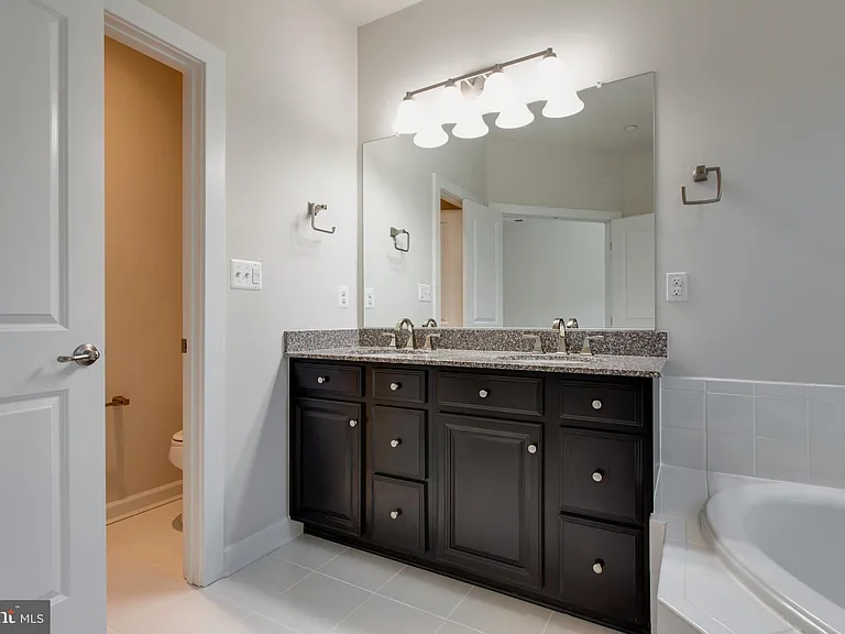 7311 Taylors Hill Ln — Photo 28